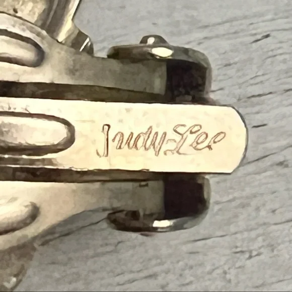 Judy Lee Vintage 1980s Gold Tone Double Leaves Clip On Earrings - Picture 7 of 10